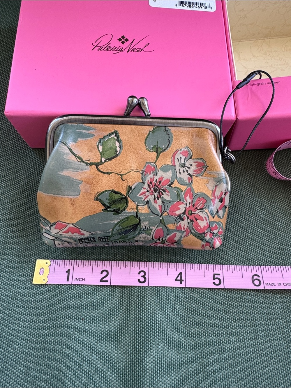 Patricia Nash Borse Leather Coin Purse Beautiful Girl Print NWT, Box & Card - Picture 10 of 12